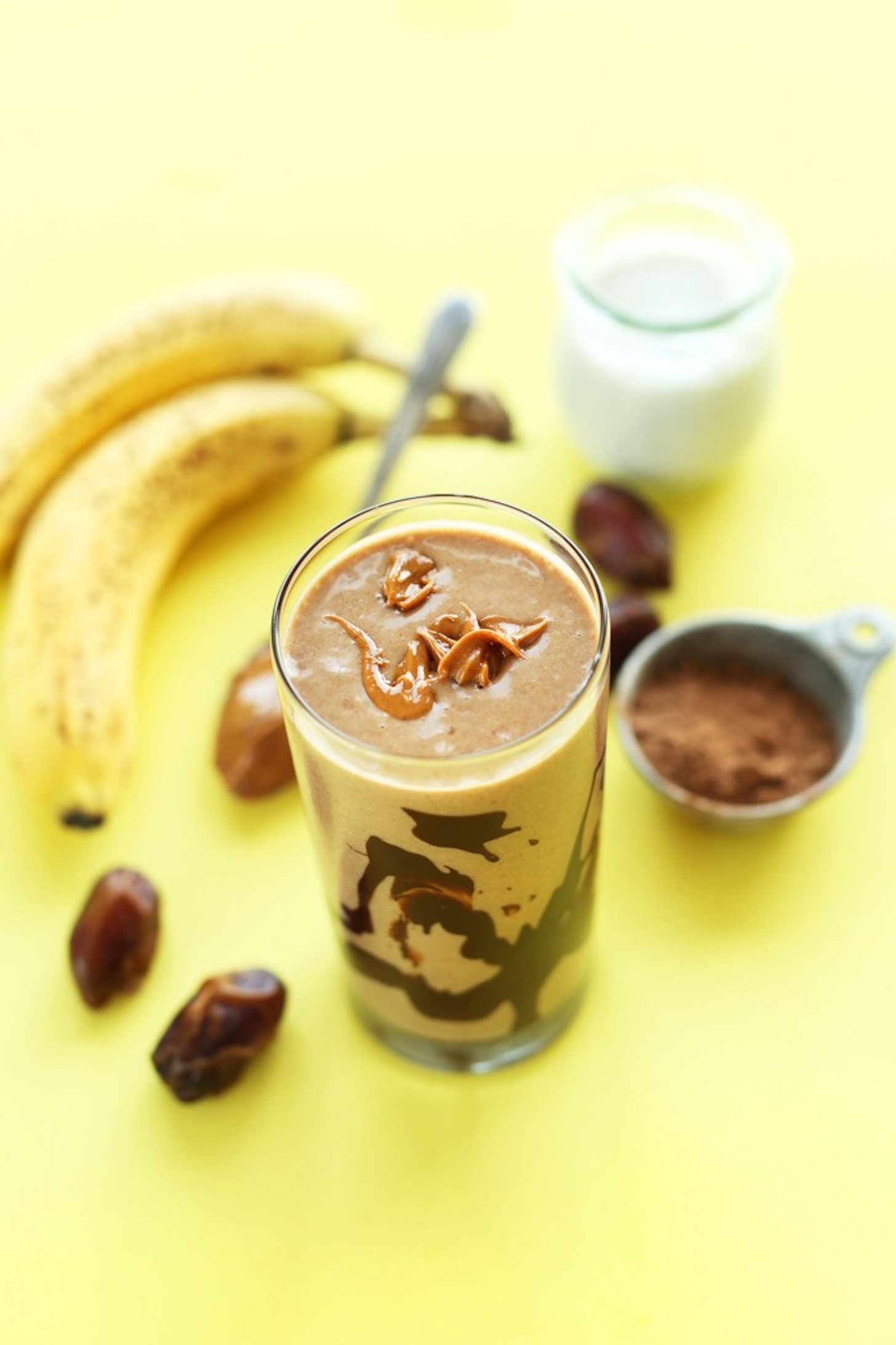 Healthy Chocolate Peanut Butter Banana Shake: Tastes Like a Frosty